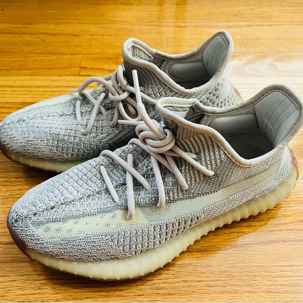 adidas Yeezy
YEEZY Boost 350 V2 "Citrin" sneakers